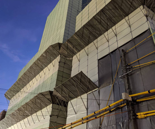 高層ビル解体工事